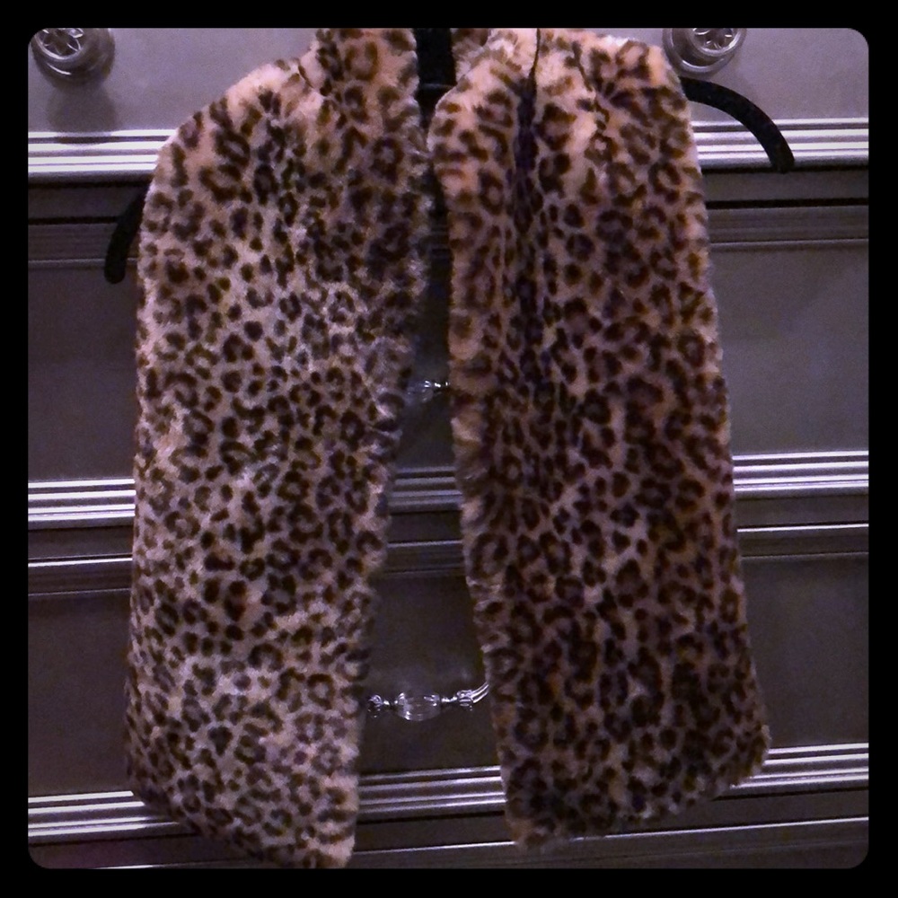 Leopard Faux Fur Shrug Wrap Scarf